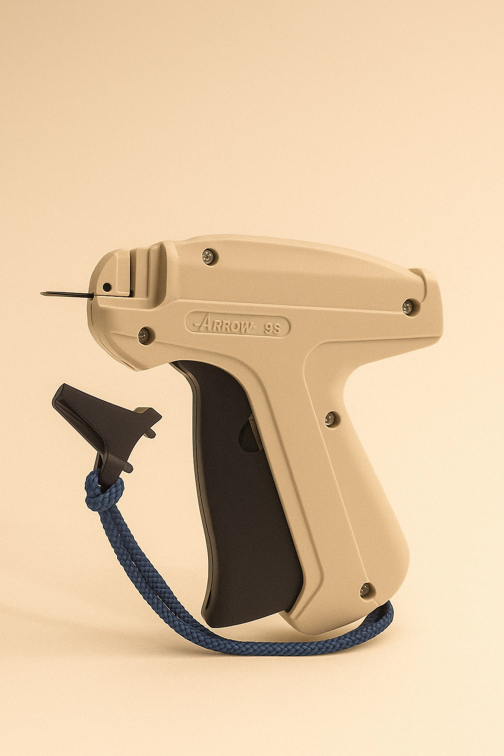 arrow 9s standard tag gun side profile with blue strap paras packing

